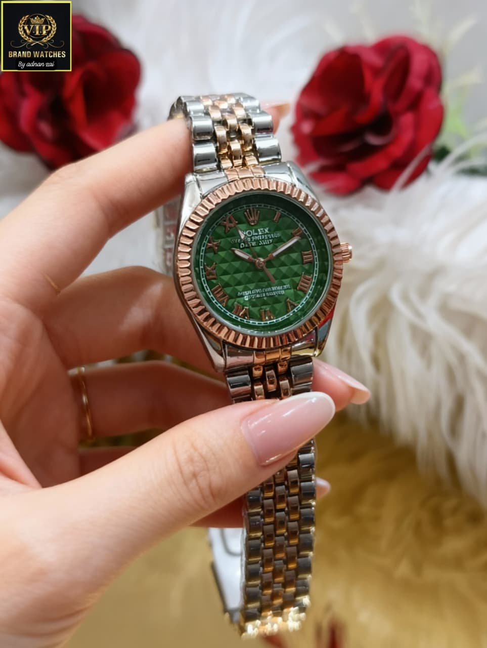 ROLEX GIRL'S BRASS CHAIN WATCH ⌚  ROLEX GIRL'S BRASS CHAIN WATCH ⌚  GOOD LOOKING ROLEX DIAL⬅ MASTER STEEL LOCK ⬅ GOOD LOOKING ROLEX DIAL⬅ MASTER STEEL LOCK ⬅