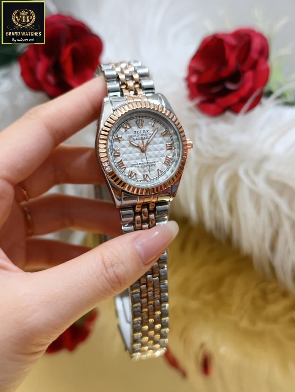 ROLEX GIRL'S BRASS CHAIN WATCH ⌚  ROLEX GIRL'S BRASS CHAIN WATCH ⌚  GOOD LOOKING ROLEX DIAL⬅ MASTER STEEL LOCK ⬅ GOOD LOOKING ROLEX DIAL⬅ MASTER STEEL LOCK ⬅