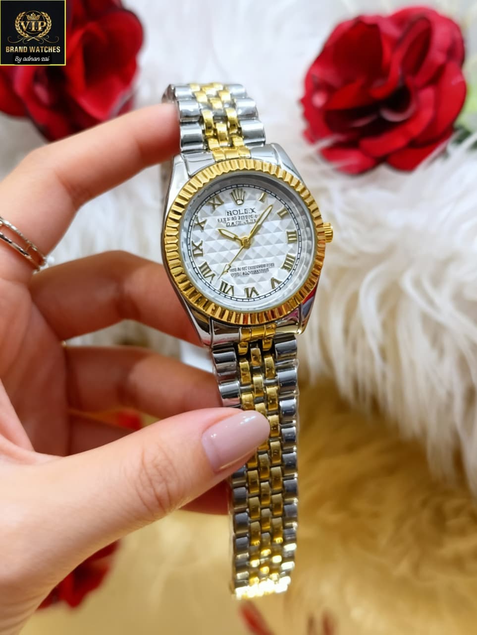 ROLEX GIRL'S BRASS CHAIN WATCH ⌚  ROLEX GIRL'S BRASS CHAIN WATCH ⌚  GOOD LOOKING ROLEX DIAL⬅ MASTER STEEL LOCK ⬅ GOOD LOOKING ROLEX DIAL⬅ MASTER STEEL LOCK ⬅