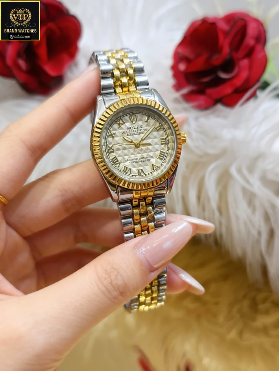 ROLEX GIRL'S BRASS CHAIN WATCH ⌚  ROLEX GIRL'S BRASS CHAIN WATCH ⌚  GOOD LOOKING ROLEX DIAL⬅ MASTER STEEL LOCK ⬅ GOOD LOOKING ROLEX DIAL⬅ MASTER STEEL LOCK ⬅