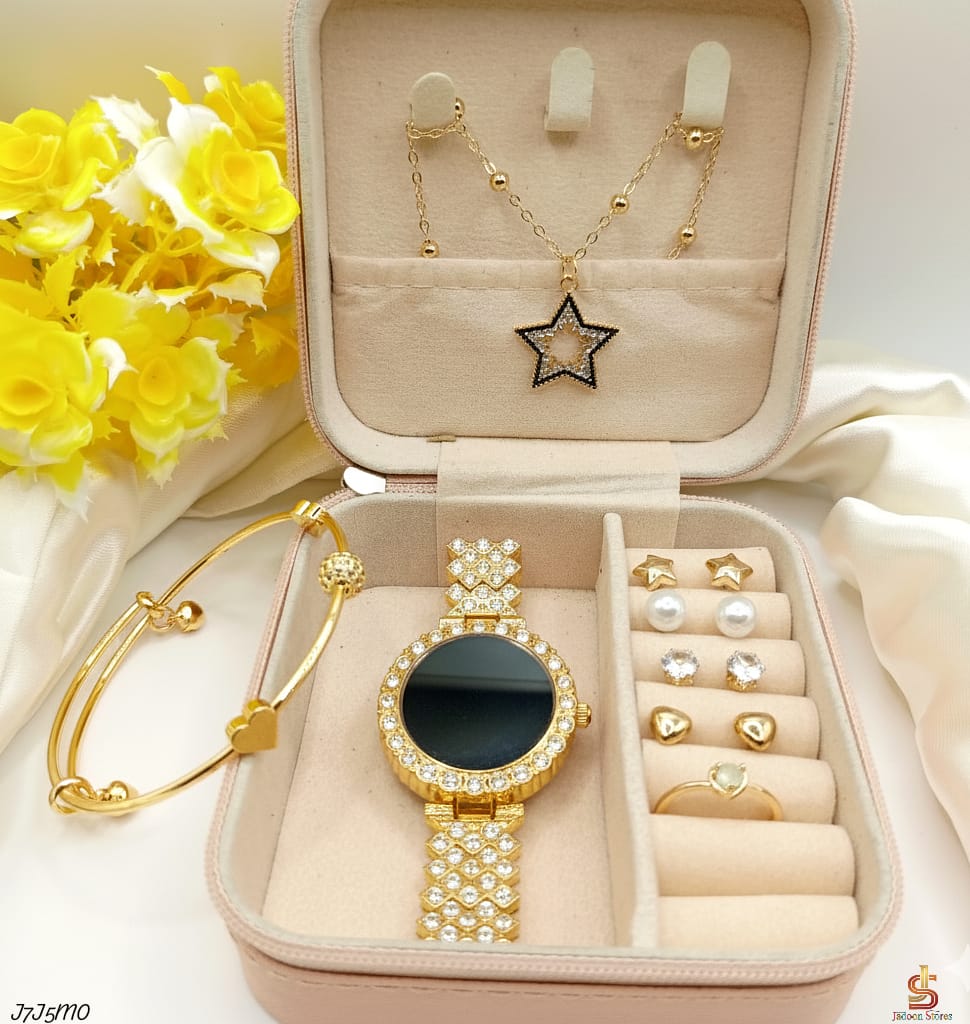 Hellow Girls Here's The Complete Combo Deal For You 😍😍  *_💎 Fancy Beautiful 8Pc Watch Deal For Her "