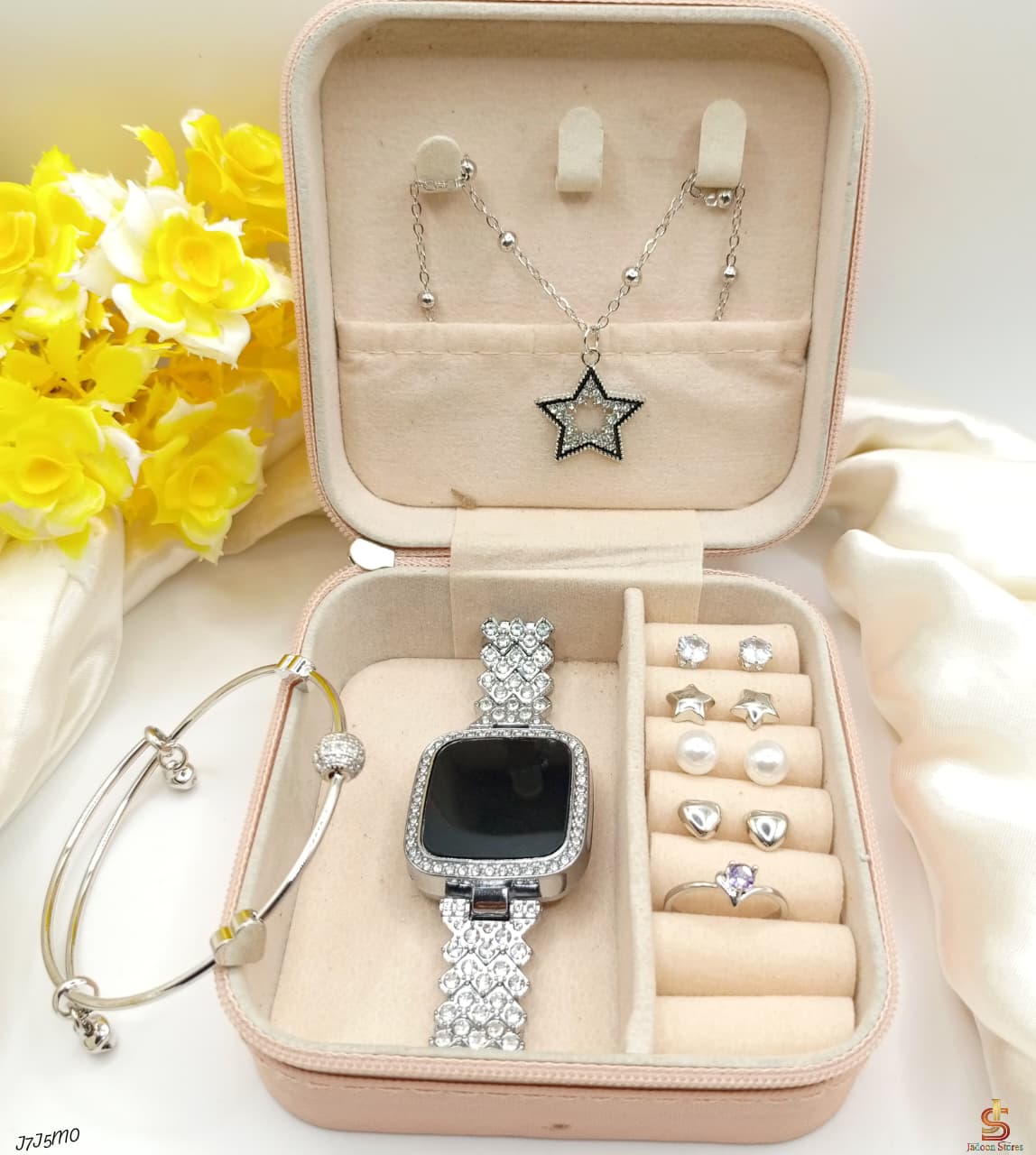 Hellow Girls Here's The Complete Combo Deal For You 😍😍  *_💎 Fancy Beautiful 8Pc Watch Deal For Her "
